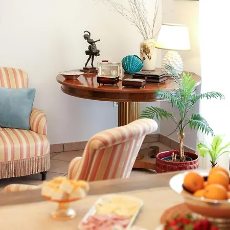 Kira Kira Hospitality 3* Santa Domenica